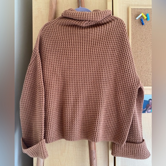 Chunky fall tan turtleneck sweater - Picture 5 of 5